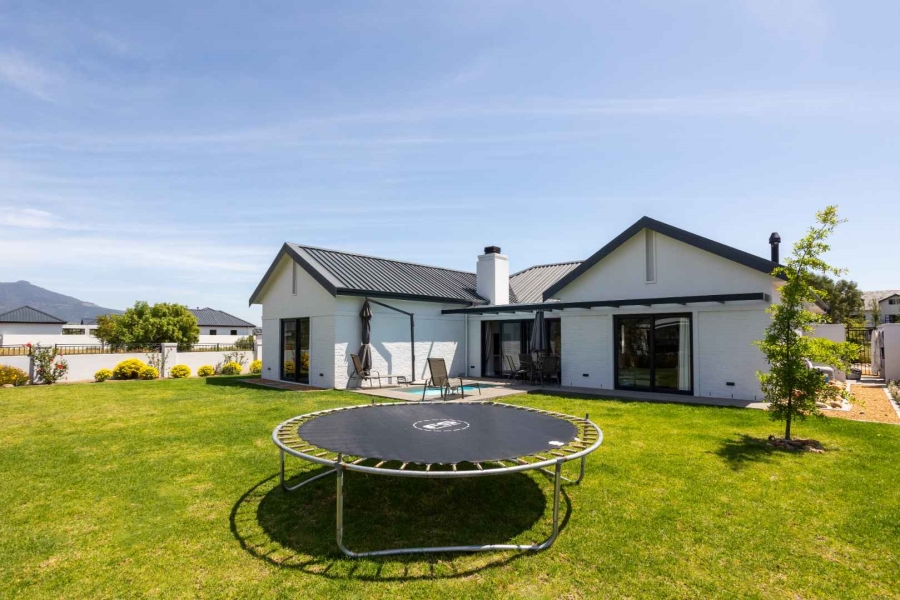 To Let 4 Bedroom Property for Rent in Pearl Valley Golf Estate Western Cape